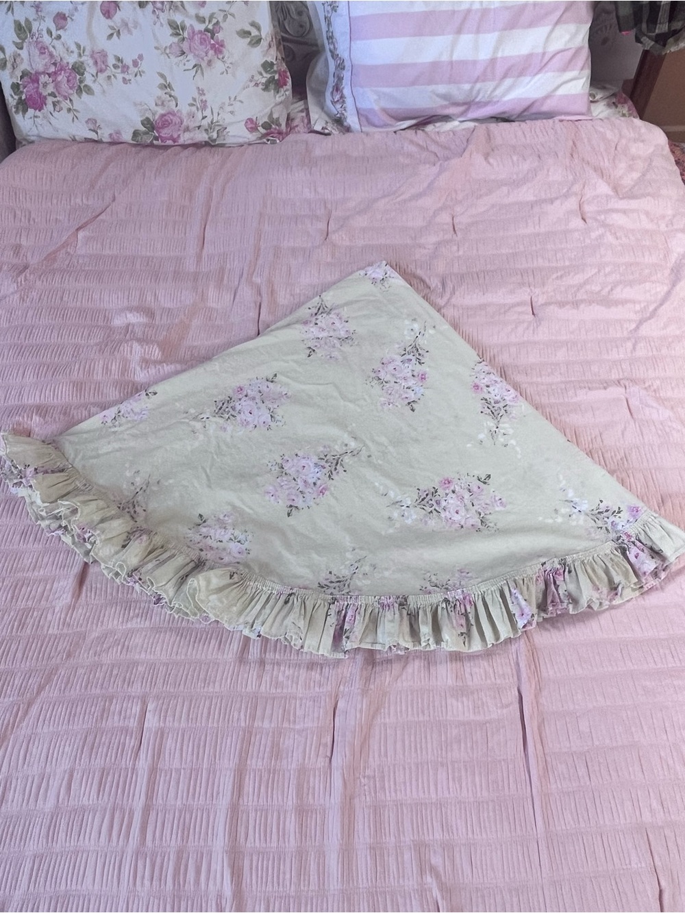 Shabby Chic Ruffled Tablecloth